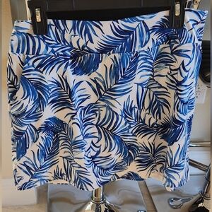 Tommy Bahama Golf blue and white skorts